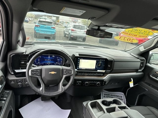 2023 Chevrolet Silverado 1500 4WD Crew Cab Standard Bed LT